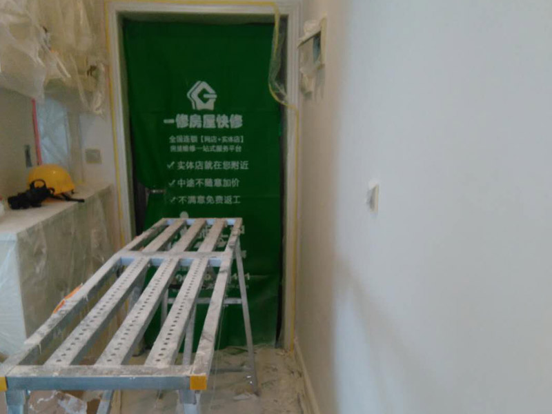 重慶吊頂怎么裝修不會(huì)滲水，重慶吊頂滲水怎么處理