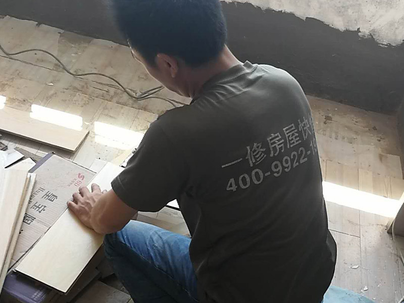 南昌防靜電地板維修師傅哪里找,南昌實(shí)木運(yùn)動地板安裝注意事項(xiàng)