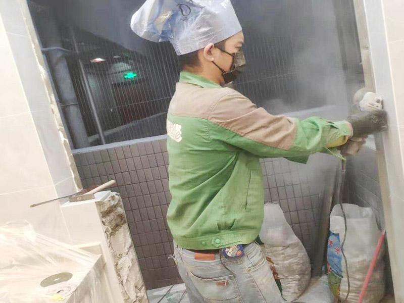 歡迎到久益一修了解新鄉(xiāng)市空調(diào)維修安裝加盟商地址、新鄉(xiāng)市空調(diào)維修師傅電話號(hào)碼；新鄉(xiāng)市久益一修裝修公司提供空調(diào)維修安裝上門服務(wù)，可以免費(fèi)咨詢客服關(guān)于新鄉(xiāng)市空調(diào)維修報(bào)價(jià)、了解新鄉(xiāng)市空調(diào)維修方案有哪些、新鄉(xiāng)市空調(diào)維修實(shí)體店地址、預(yù)約新鄉(xiāng)市空調(diào)維修師傅上門等，新鄉(xiāng)市空調(diào)維修部技師電話；  久益一修新鄉(xiāng)市公司服務(wù)區(qū)域：衛(wèi)濱區(qū)、紅旗區(qū)、牧野區(qū)、鳳泉區(qū)六縣:新鄉(xiāng)縣、獲嘉縣、原陽(yáng)縣、延津縣、封丘縣、長(zhǎng)垣縣等；新鄉(xiāng)市優(yōu)秀的安裝師傅上門服務(wù)、不收取任何費(fèi)用、先服務(wù)后付款、技術(shù)好的工人都在久益一修維修安裝平臺(tái)。  新鄉(xiāng)市久益一修空調(diào)維修部地址：久益一修新鄉(xiāng)市加盟商，新鄉(xiāng)市空調(diào)維修咨詢電話：4009922191；  新鄉(xiāng)市久益一修裝修公司提供：新鄉(xiāng)市裝修/設(shè)計(jì)/施工/翻新/改造、新鄉(xiāng)市舊房翻新、新鄉(xiāng)市廚衛(wèi)裝修、新鄉(xiāng)市房屋漏水處理、新鄉(xiāng)市墻面粉刷、新鄉(xiāng)市馬桶衛(wèi)浴維修、新鄉(xiāng)市開關(guān)插座維修、新鄉(xiāng)市門窗維修、新鄉(xiāng)市家具維修、新鄉(xiāng)市家電維修、新鄉(xiāng)市打孔安裝等服務(wù)；  新鄉(xiāng)市久益一修裝修工程公司：新鄉(xiāng)市空調(diào)維修師傅嚴(yán)格培訓(xùn)合格后上崗，新鄉(xiāng)市市區(qū)提供免費(fèi)上門，空調(diào)維修師傅重口碑守承諾，先服務(wù)后付款！