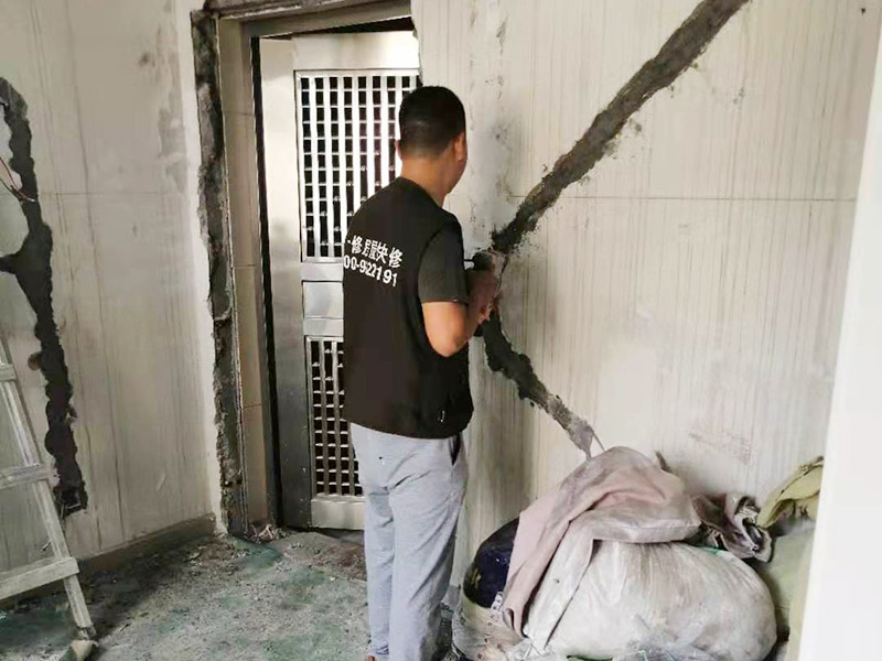 武漢修水管的師傅哪里找，是應(yīng)該找游擊隊(duì)師傅還是維修公司的師傅