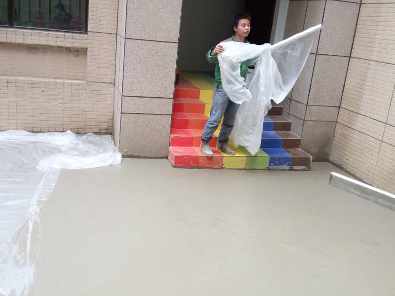 地面裝修重點步驟是地面找平，自流平地
