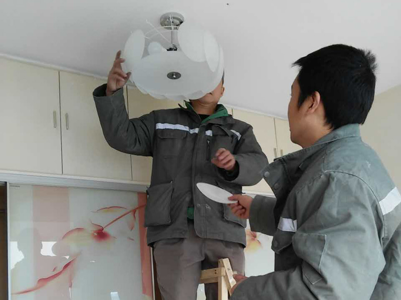 吸頂燈怎么換燈管？吸頂燈怎么拆？-墻