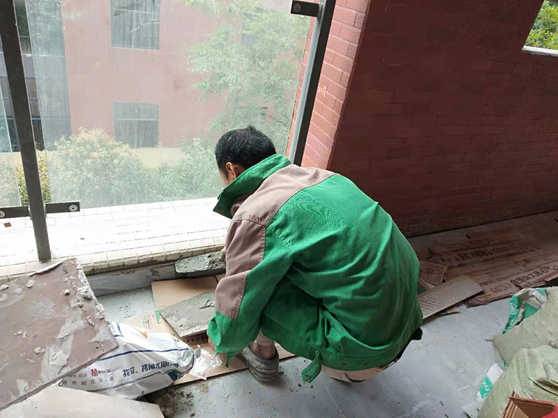 鋪地磚包工包料多少錢(qián)，貼地磚包工包料