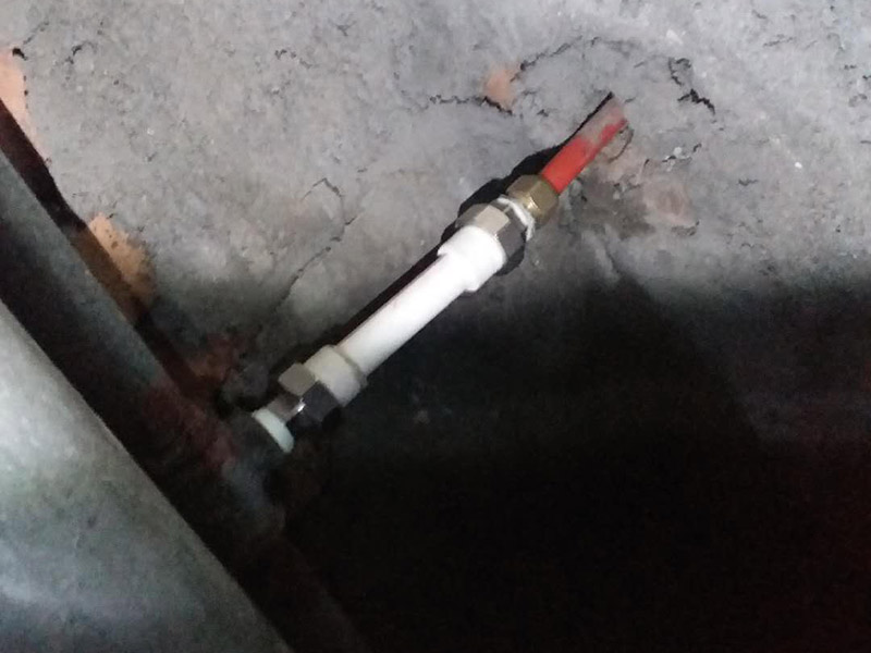 深圳衛(wèi)生間防水步驟，橫豎刷兩遍防水涂