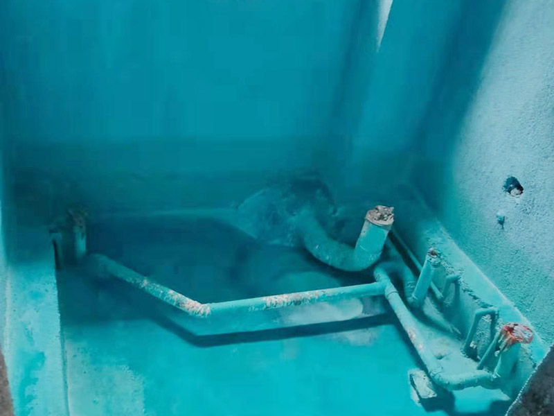 衛(wèi)生間粗下水管漏水了，衛(wèi)生間粗下水管