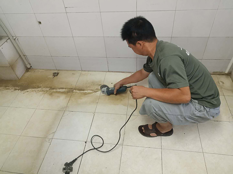 出租房洗手間水流到客廳怎么辦，這種問(wèn)