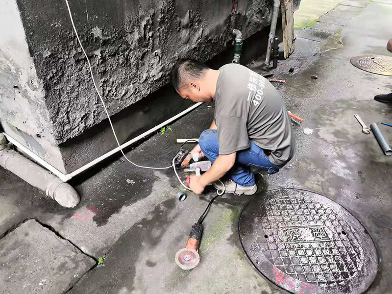 請(qǐng)成都水電維修公司上門處理，老舊水管