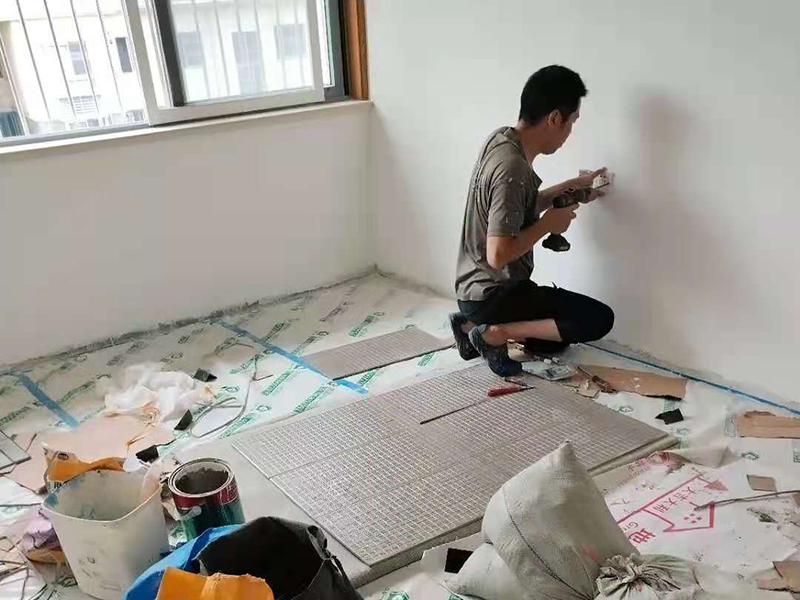 誰給說說客廳翻新需要多少錢_上?？蛷d