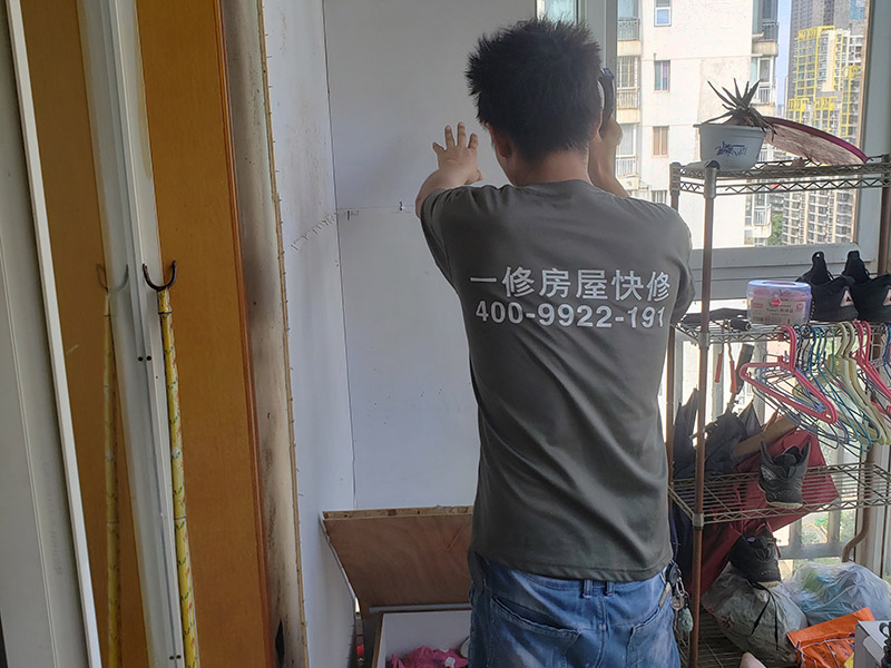 上海老房子陽(yáng)臺(tái)翻新大概費(fèi)用是多少？